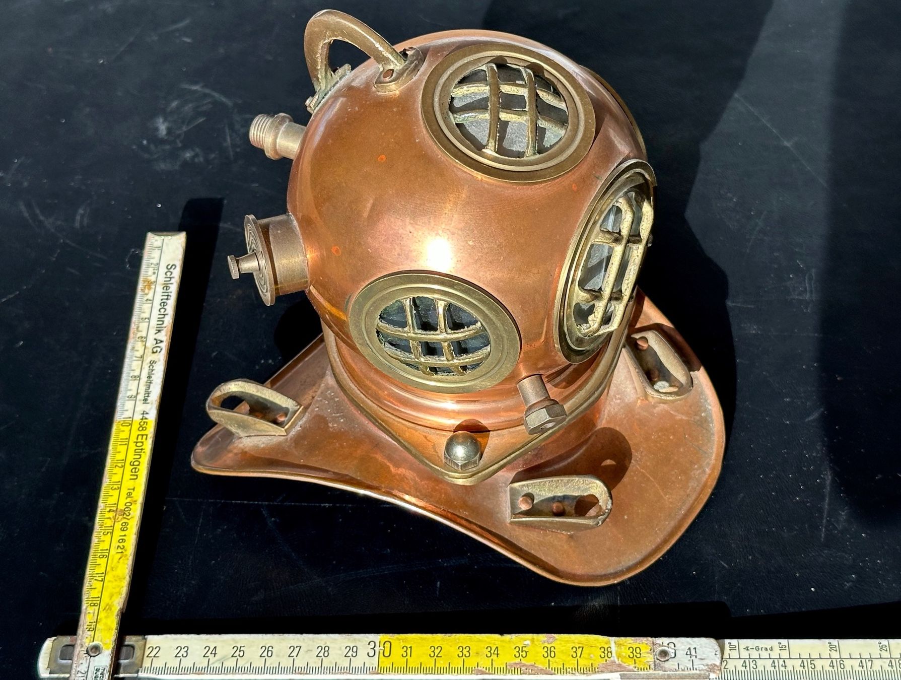 Antike Kleidung & Accessoires: alter Taucherhelm Messing Kupfer Modell Hammerobjekt – Gebraucht aus Seltisberg von  1