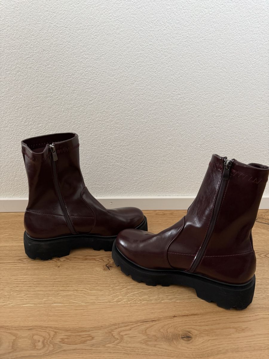 Damenschuhe: Burgundy Plateau Boots – Gebraucht aus Gossau SG von laura_dema 3