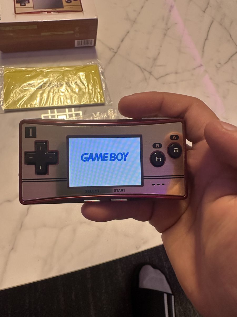 Nintendo Console: GameBoy micro super mario edition – Usato da Taverne venduto da Niko-Bellic 3