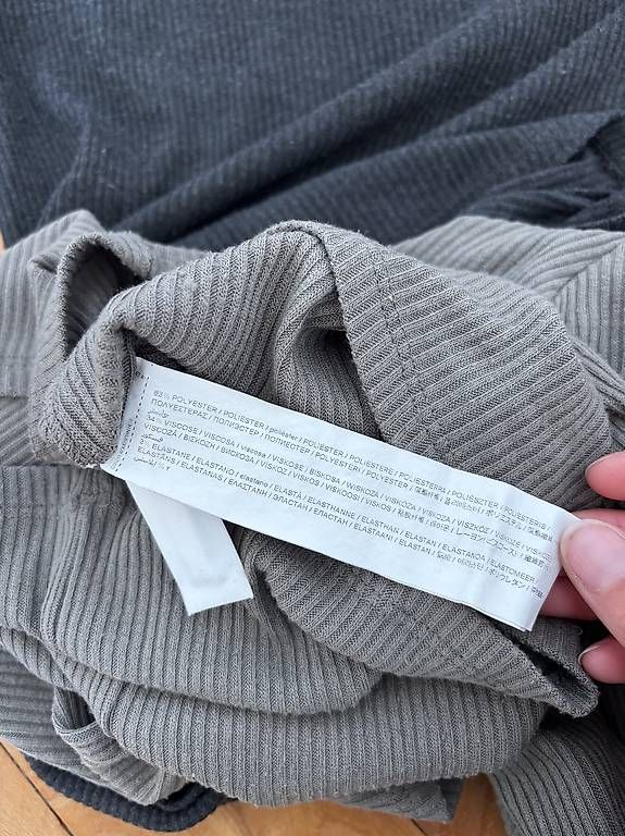 Mango Pullover & Sweatshirts: Pullover 2er-Set  Mango, XS, Dunkel & Hellgrau – Gebraucht aus Bern von saeruhb 3
