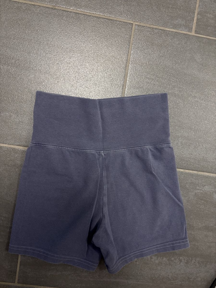 Brandy Melville Pantaloni: Brandy Melville Shorts – Nuovo (secondo la descrizione) da Rümlang venduto da svent 4