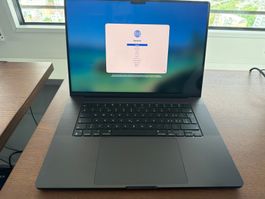 MacBook Pro Max 16 inch Max, 128GB RAM, 8TB SSD black