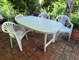 schöner Gartentisch, weiss, Kunststoff, ausziehbar