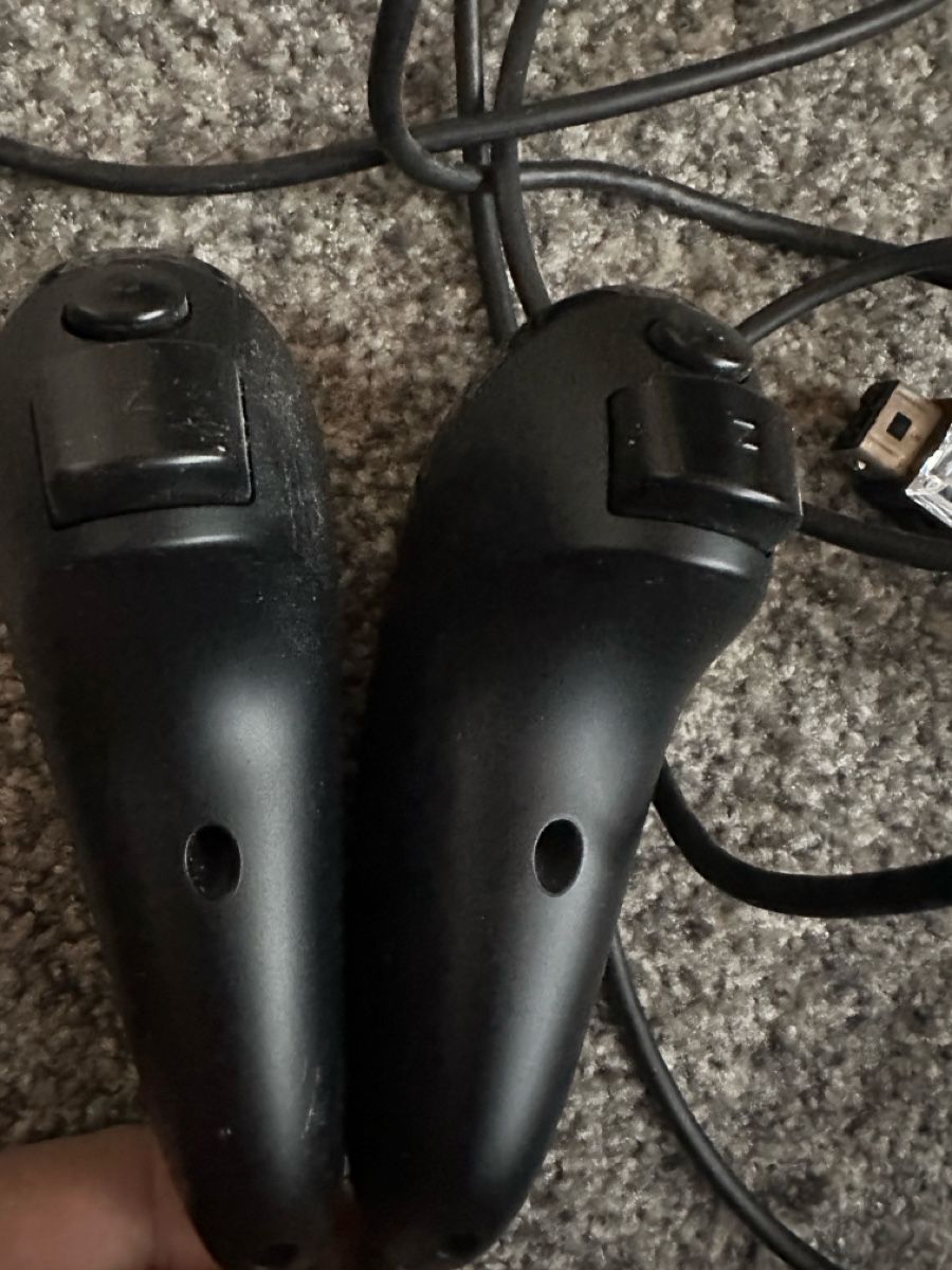 Nintendo Controller: Nintendo Wii Nunchucks, schwarz – Nuovo (secondo la descrizione) da Wangen b. Olten venduto da MOMO80
