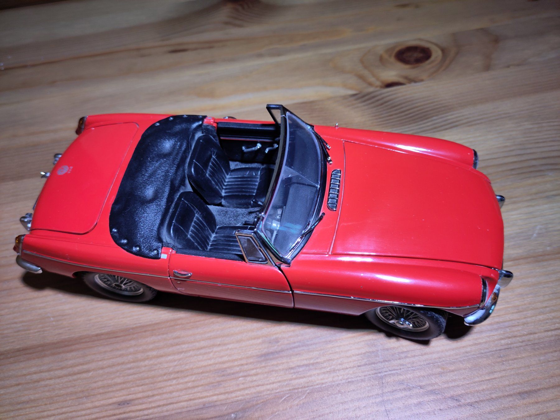Kyosho Voitures modèles: Modellauto Kyosho MGB MkI 1/18 – D'occasion à Bülach par Tiefschlaflos 1