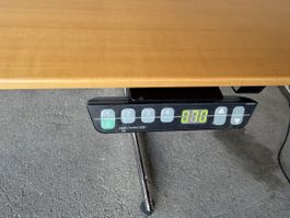 USM Haller Kitos Schreibtisch höhenverstellbar