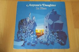Anyone's Daughter – In Blau