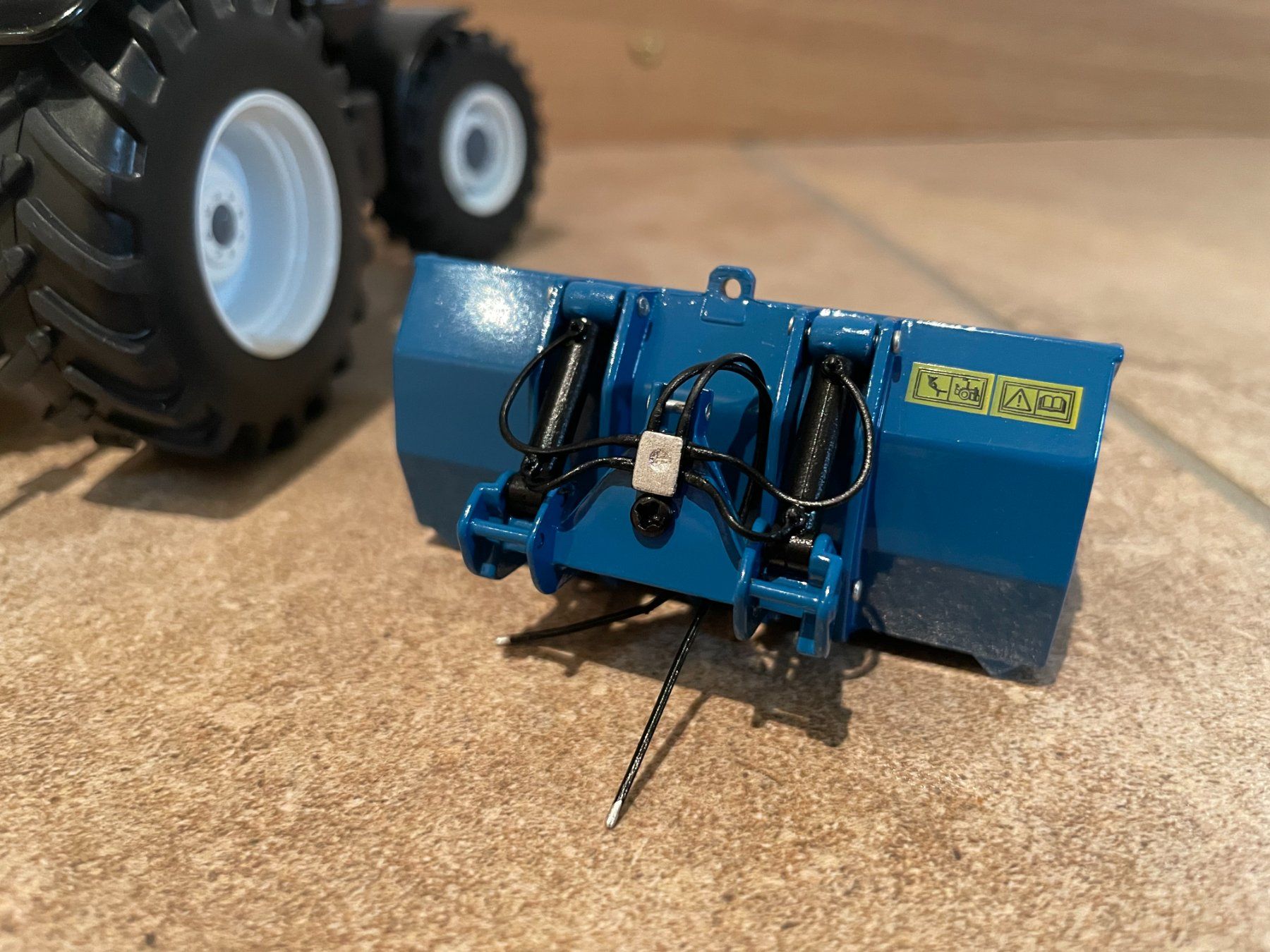 New Holland Traktoren: New Holland 8360 von Replicagri – Neu und originalverpackt aus Kreuzlingen von Stefan1150 4