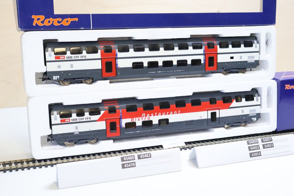 ROCO 2 x SBB Doppelstock-Personenwagen IC 2000 - 64854/45462 (Gebraucht ...