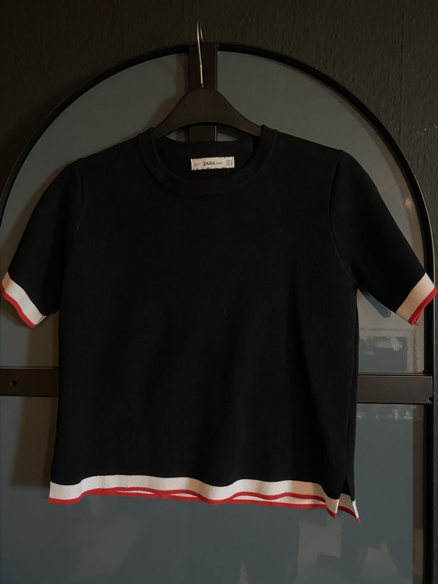 Zara T-shirt: Shirt, Schwarz mit Rot/Weiss, Grösse S – Usato da Sitterdorf venduto da SecondHandRe