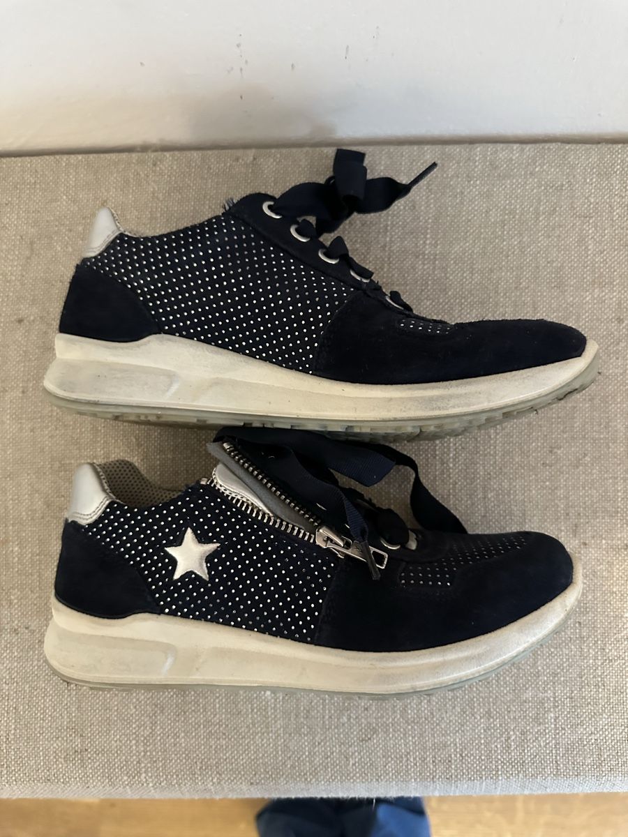 Scarpe per ragazze: Superfit Mädchen Turnschuhe, Gr. 35, Dunkelblau-Silber – Usato da Heiden venduto da Imocan82 1