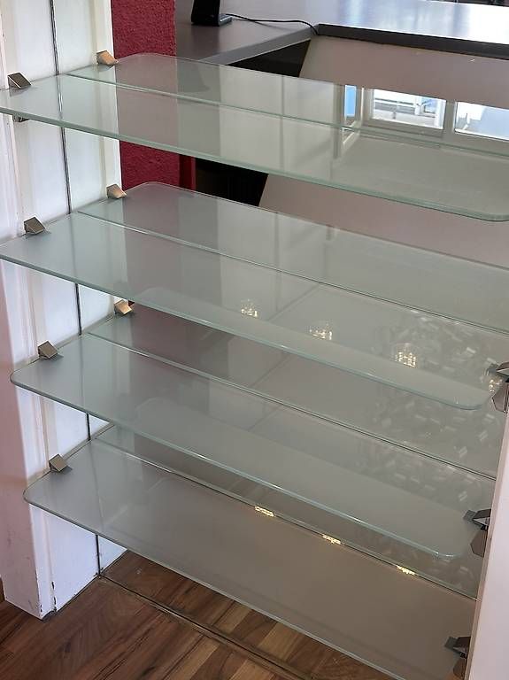 Regale: Glastablar schwebend – Gebraucht aus Kreuzlingen von Deli07