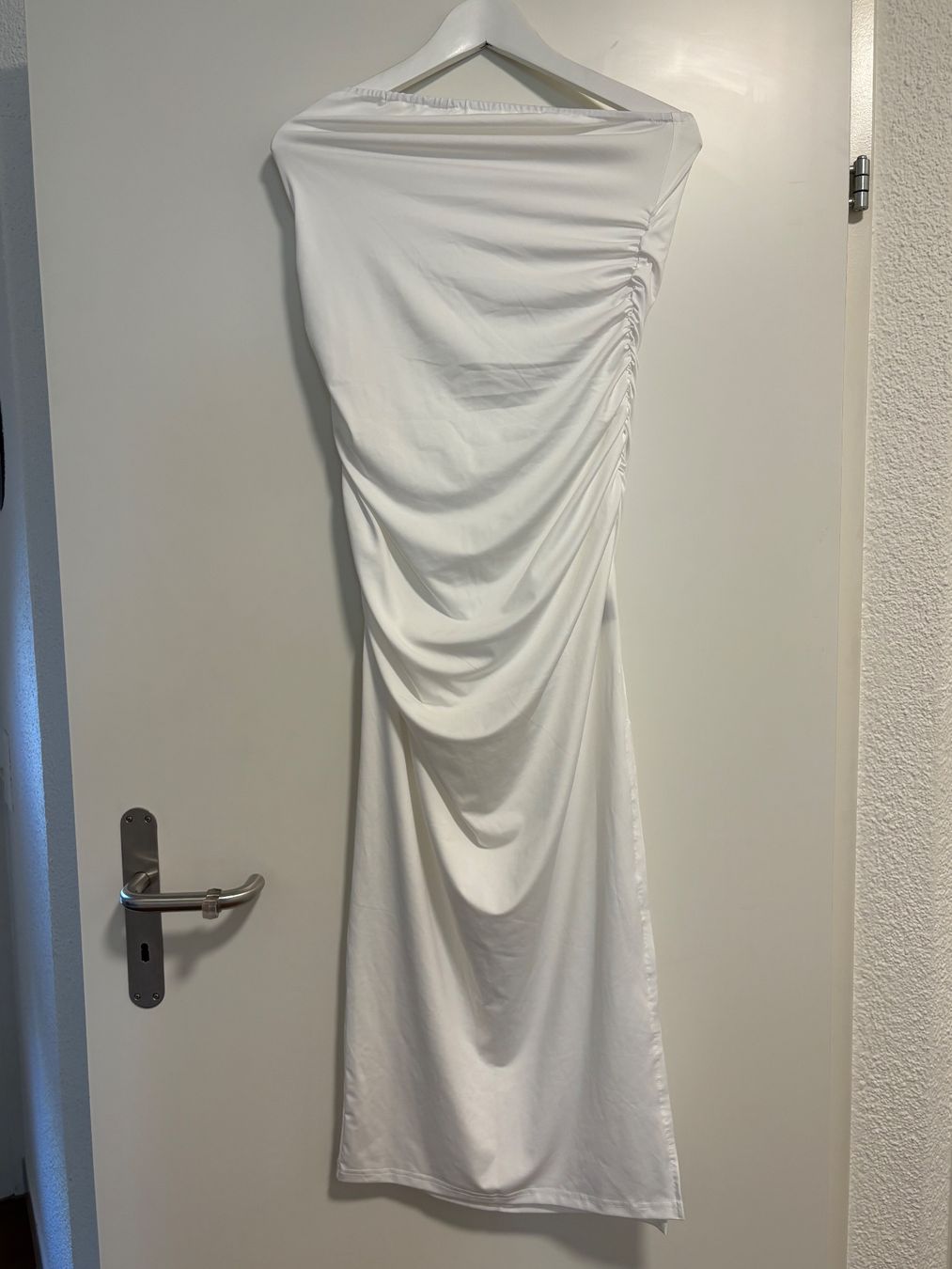 Kleider: Damen Kleid Gr. M – Neu (gemäss Beschreibung) aus Embrach von Bdennis