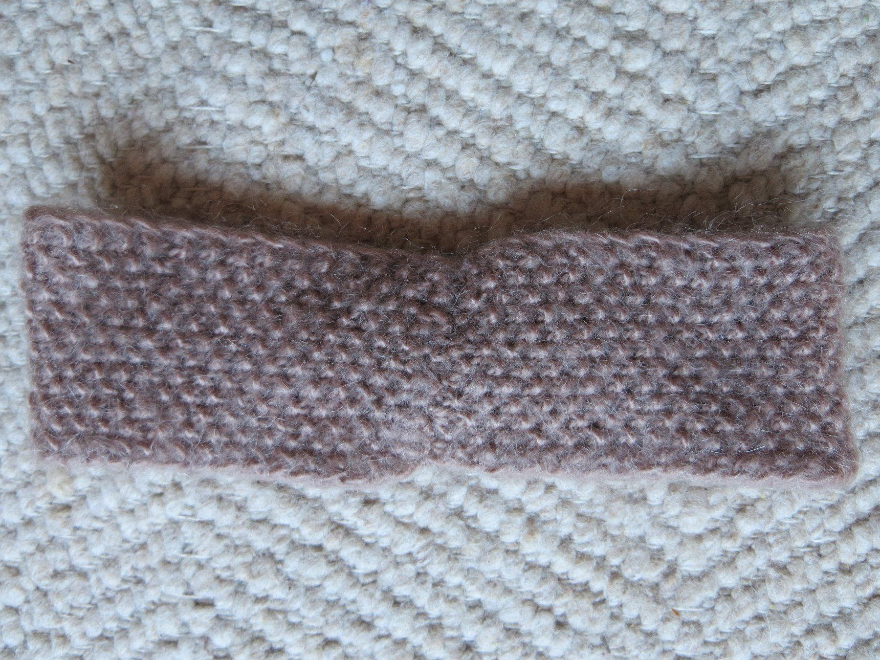 Copricapi, berretti & cappellini: Stirnband Handgestrickt – Usato da Schwanden i. E. venduto da Magnolia88 3