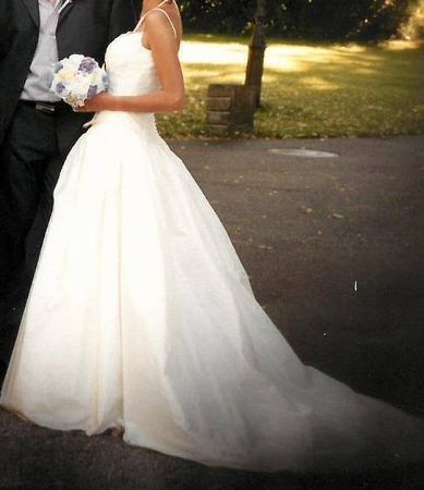 Schönes Hochzeitskleid von Zoro