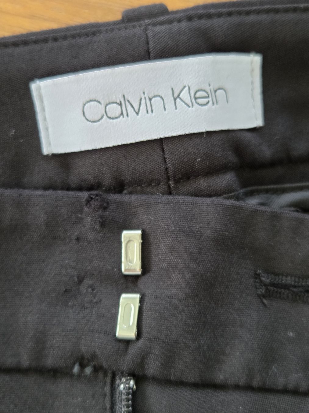 Calvin Klein Pantaloni: schöne Hose, Calvin Klein – Usato da Wiesendangen venduto da Sinhuk 5