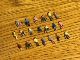 L2460 mässige Qualität:  20 Figuren (Spur N)