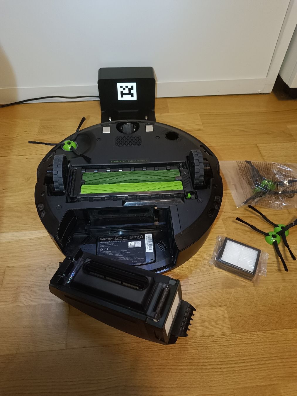 Irobot Aspirapolveri & Accessori: Irobot J7 – Usato da Safenwil venduto da mar_tbk5 4