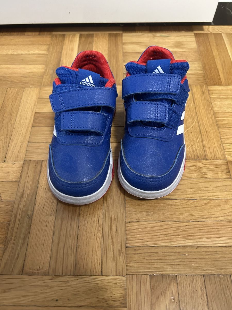 Adidas Scarpe per ragazzi: Adidas Kinderschuhe in Gr.25 – Usato da Moosseedorf venduto da Slowwdown