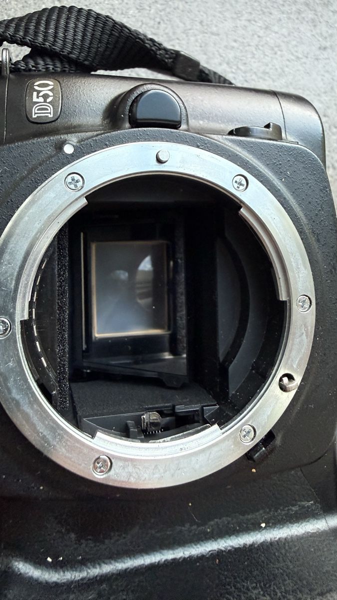 Nikon Fotocamera: Spiegelreflex Kamera Nikon D 50 mit Objektiven – Usato da Luzern venduto da mar_x96f 6