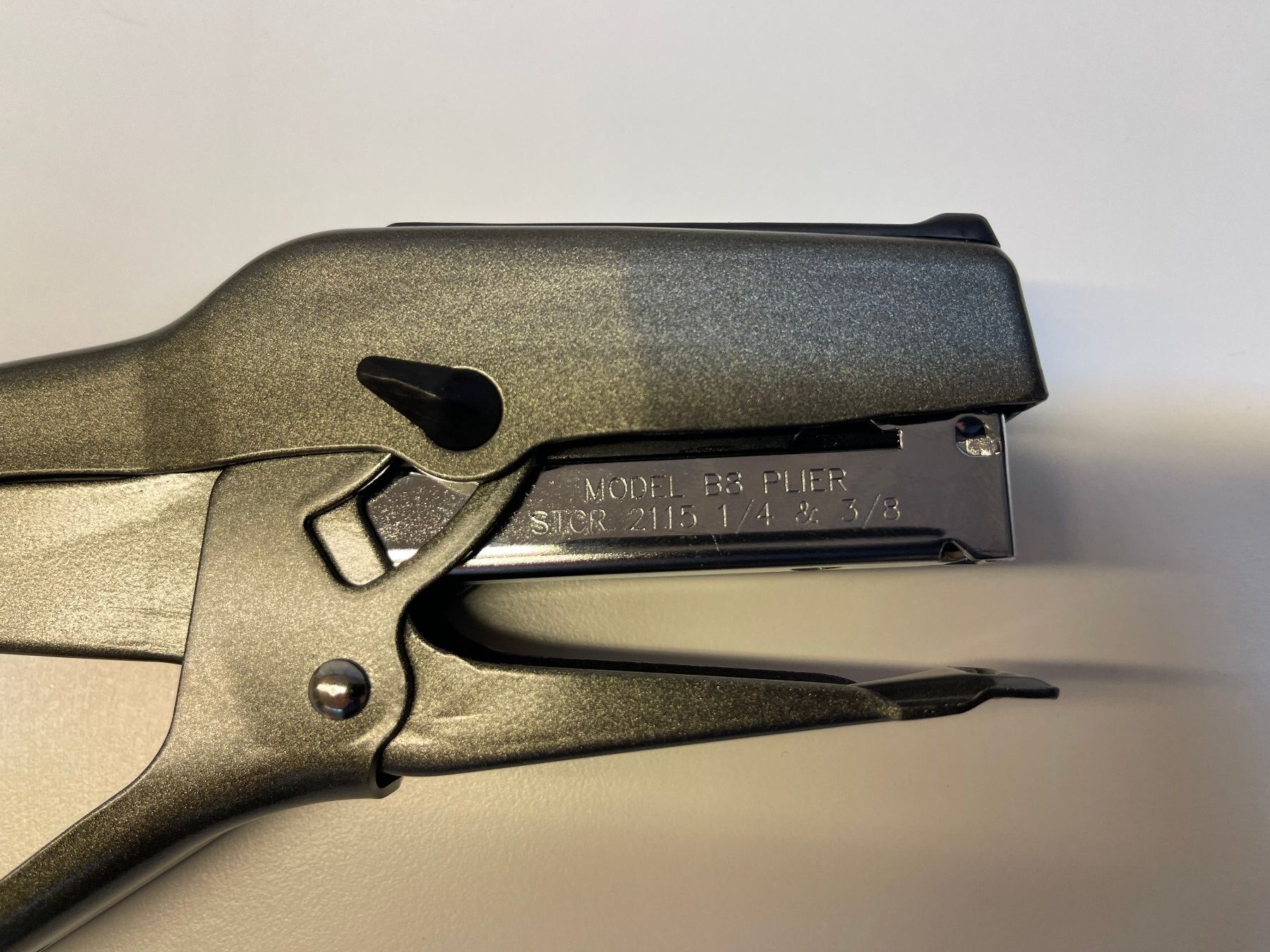 Machines à relier: Bostitch B8 Stapling Plier Heftzange – Neuf (Voir description) à Wangen SZ par Pistrix 1
