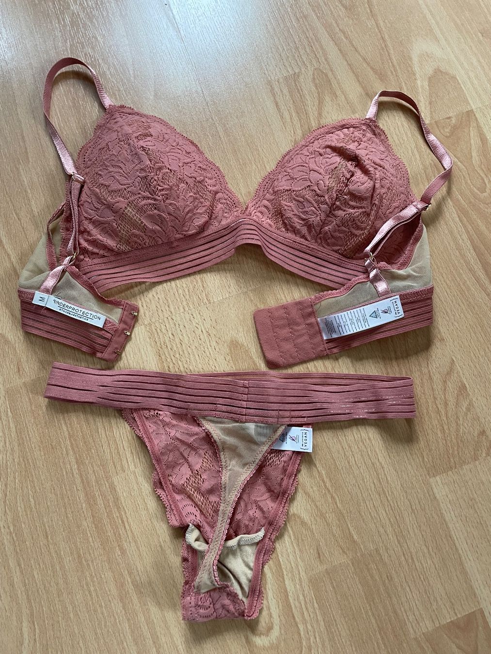 Altra biancheria intima: Underprotection Dessous Set Gr. M mit Spitze, neuwertig! – Nuovo (secondo la descrizione) da Zürich venduto da sarah_5 1