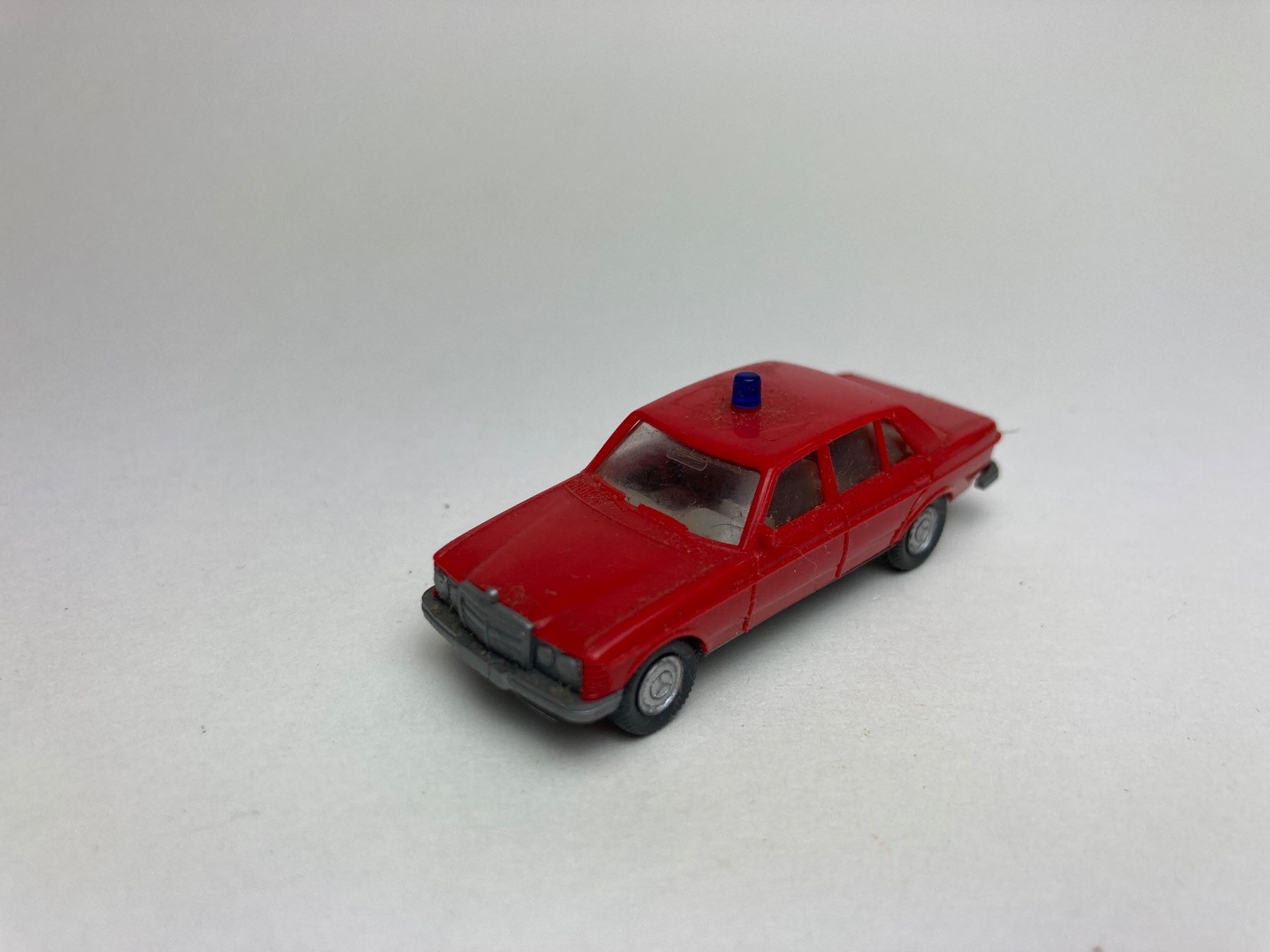 Wiking Modellini d'auto: Mercedes 240 D Feuerwehr – Usato da Elm venduto da Wikmtz