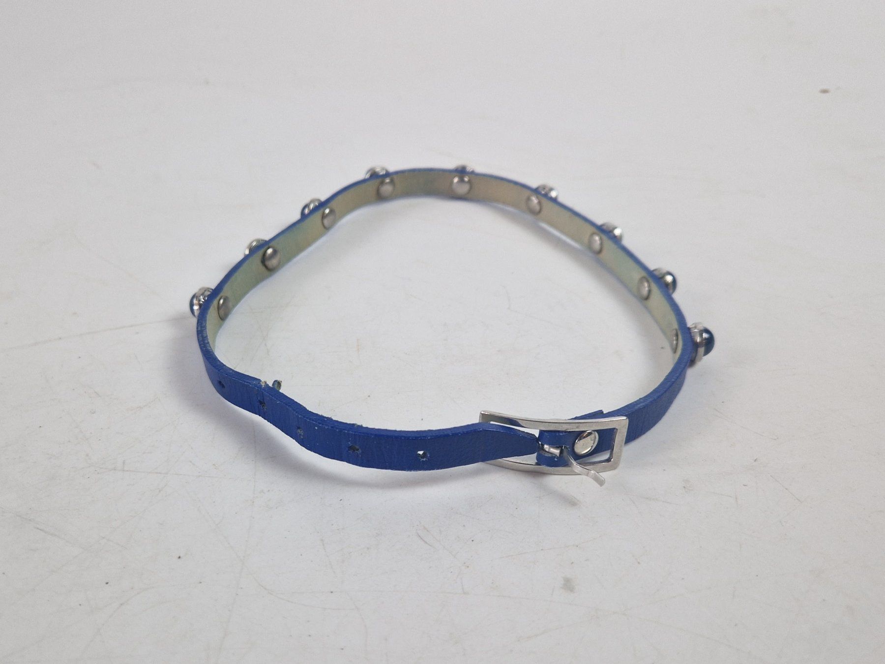 Bracciali & Braccialetti: Blaues Armband aus echtem Leder – Usato da Muhen venduto da Restwert_Muhen 1