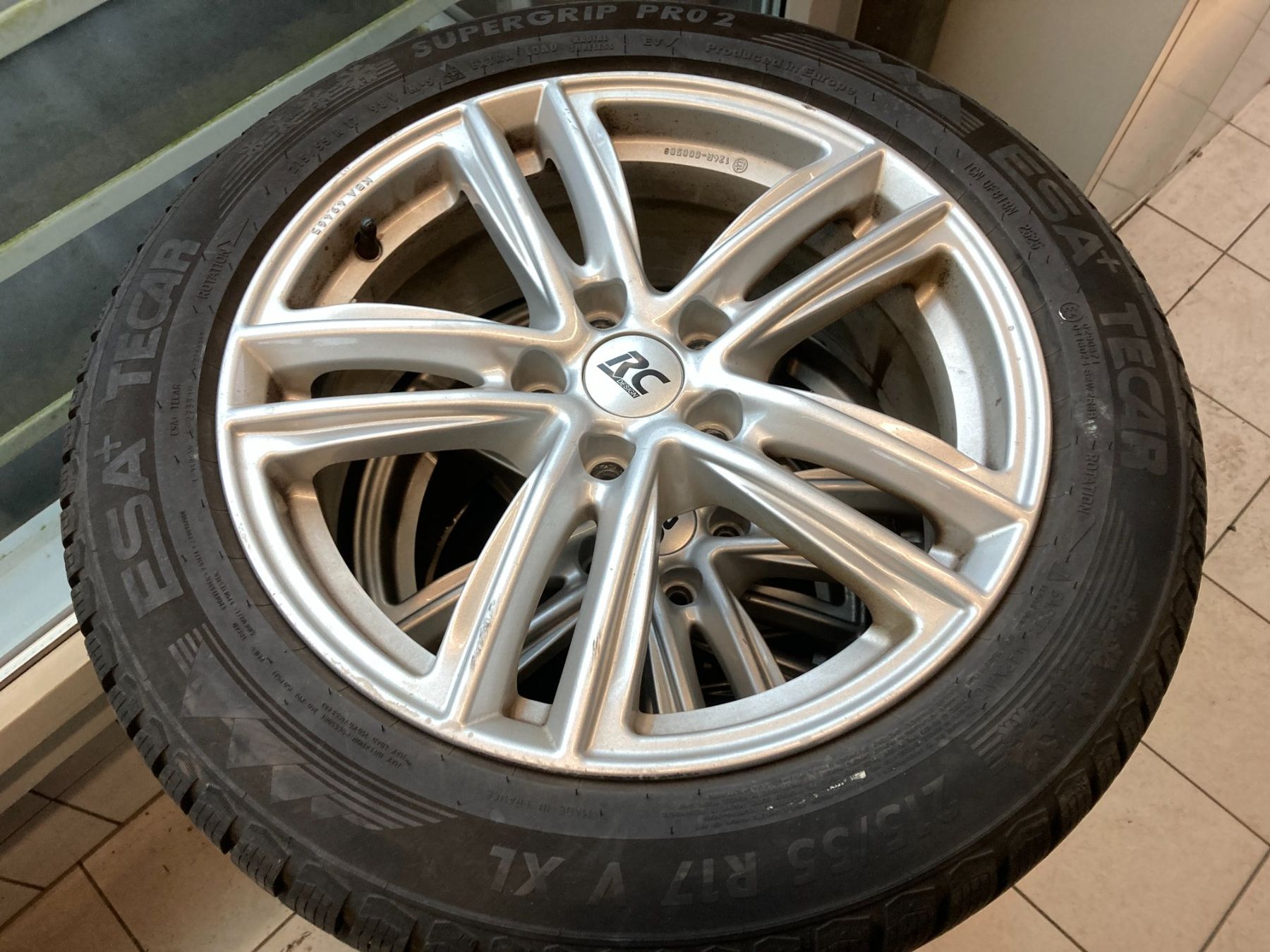 Seat Pneumatici & Ruote complete: Seat Ateca Winterräder 215/55R17 – Usato da Cham venduto da WB2223 1