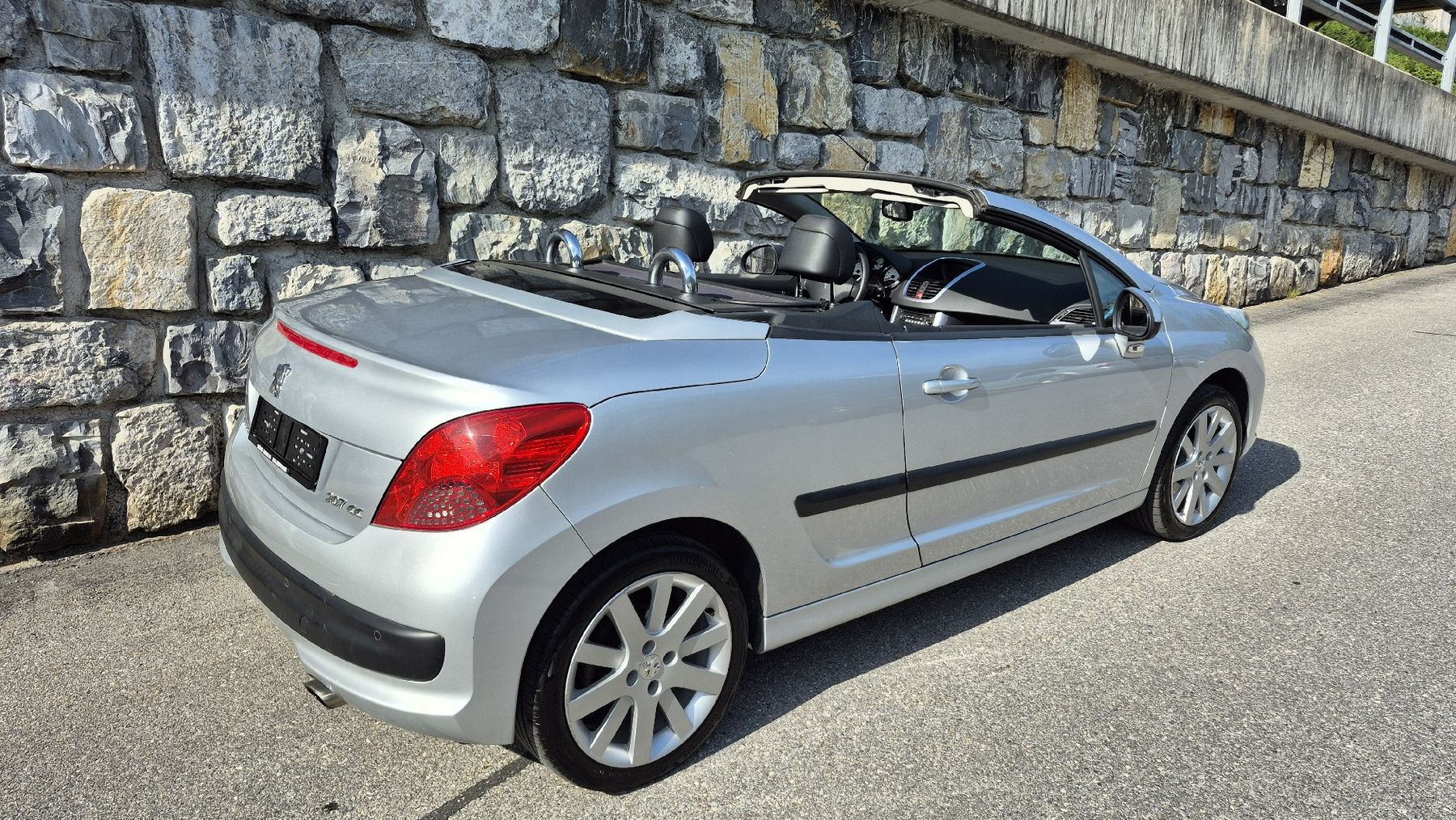 Peugeot Automobili: Peugeot 207 CC MFK 12.2025 – Usato da Brienzwiler venduto da Leon-258 3