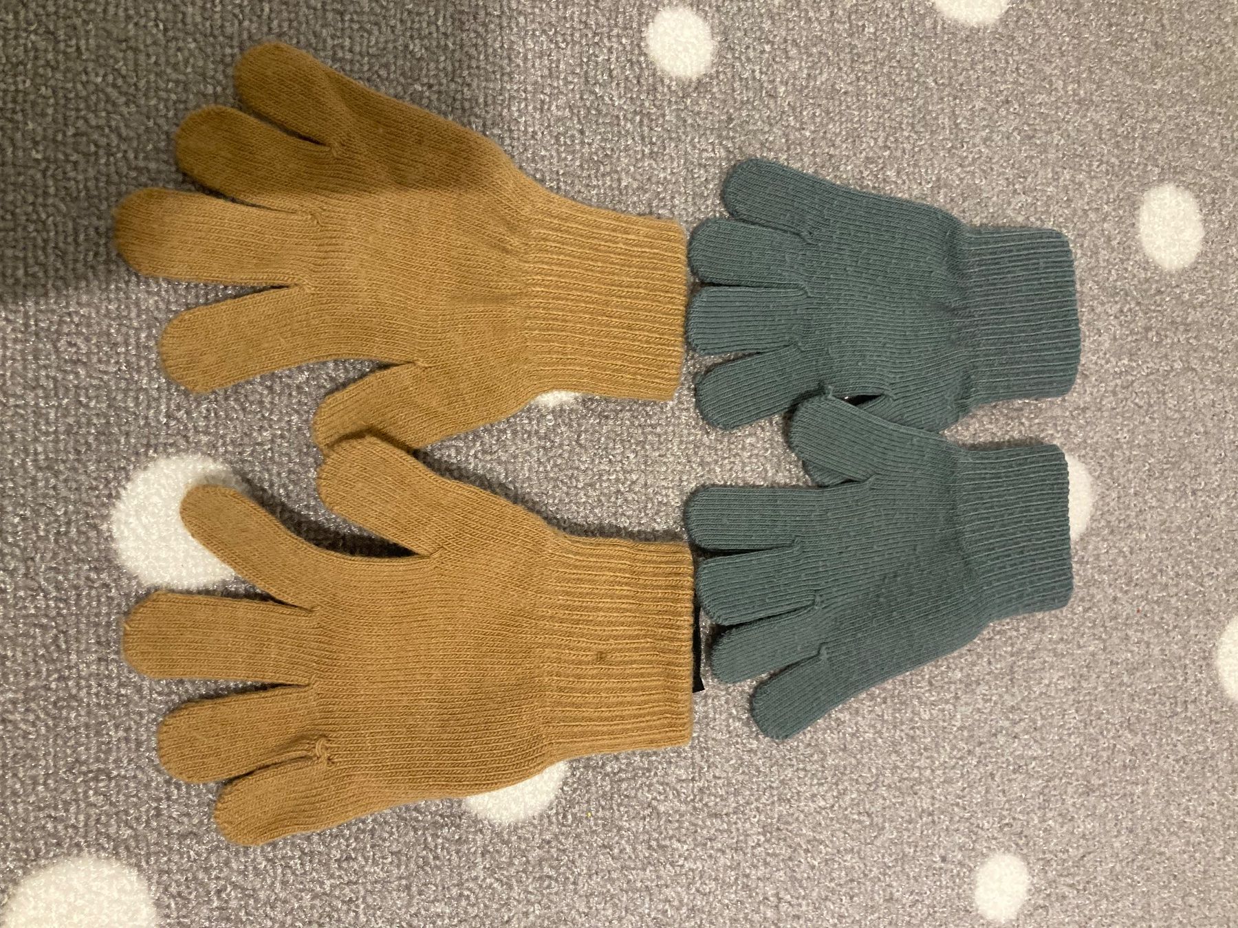 H&M Kinderhandschuhe: 2 x Handschuhe – Gebraucht aus Bülach von Stellina72