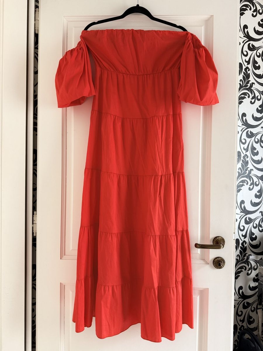 Vestiti: Red Summer Dress – Usato da Corsier-sur-Vevey venduto da Kristina.Nova