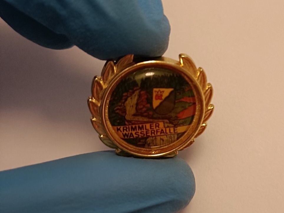 Placchette & Badge: Pin Krimmler Wasserfälle - Box 31 – Usato da Köniz venduto da Pinscollect 1