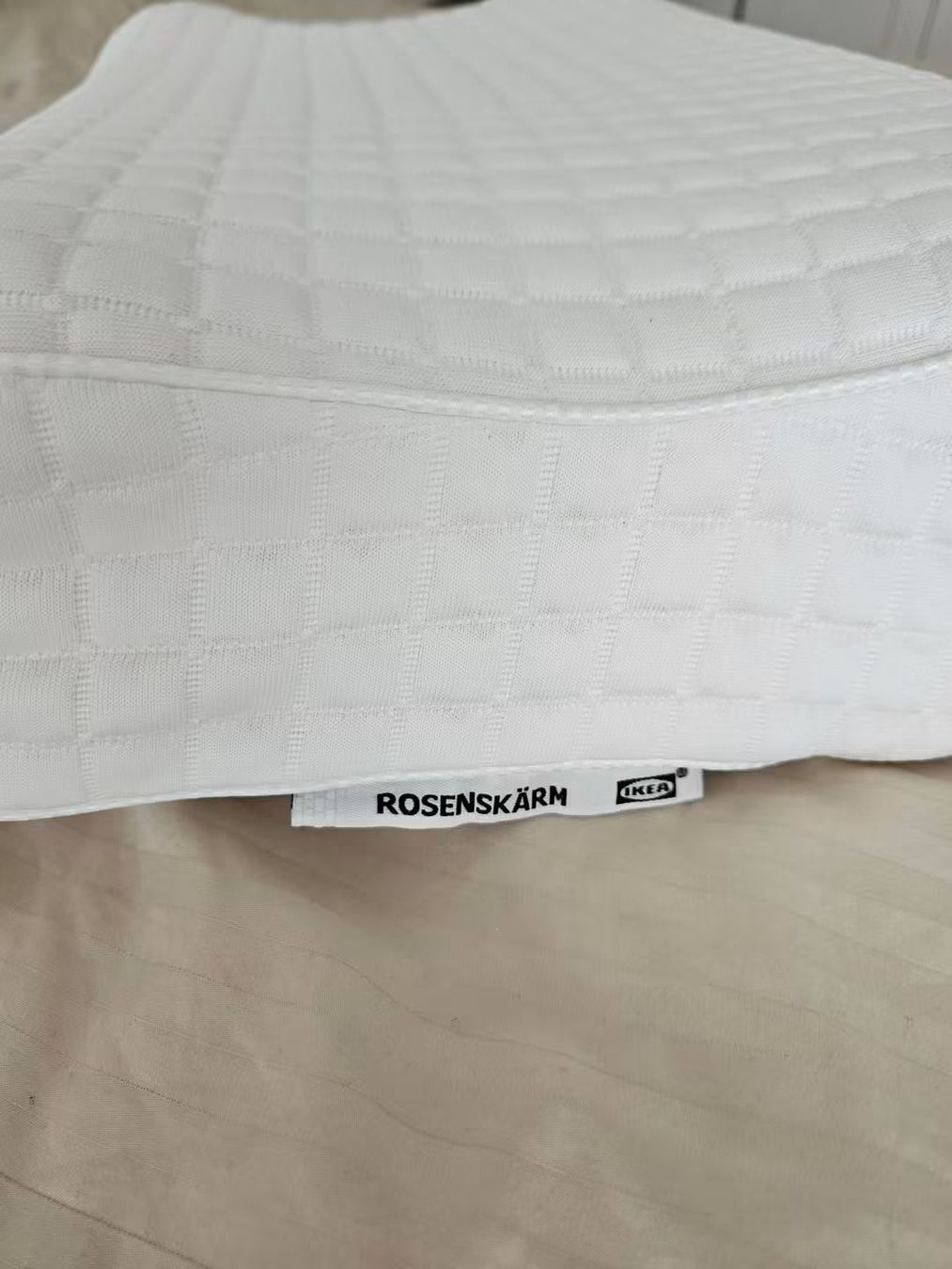 Ikea Kissen: Ergonomic pillow, IKEA  – Gebraucht aus Zürich von kri_72l9 1