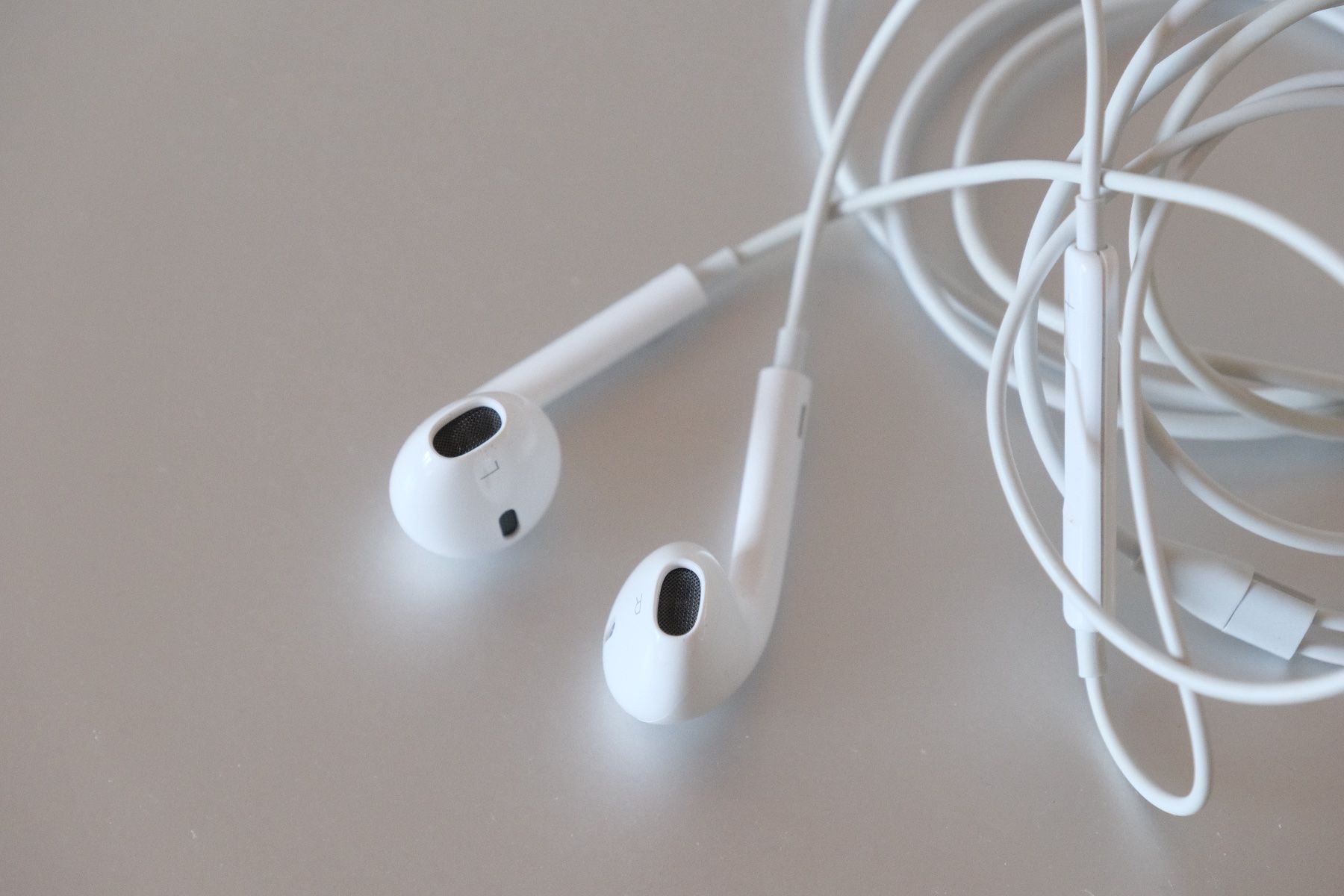 Apple Casques audio: Apple Ohrhörer - neuwertig – Neuf (Voir description) à Sumiswald par Erzenberg