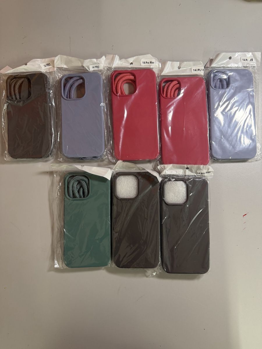 Apple Cover & Protezioni schermo: iPhone 14 Hülle mit Band neu 7 Farben – Nuovo e nell'imballaggio originale da Matzingen venduto da Hunter84