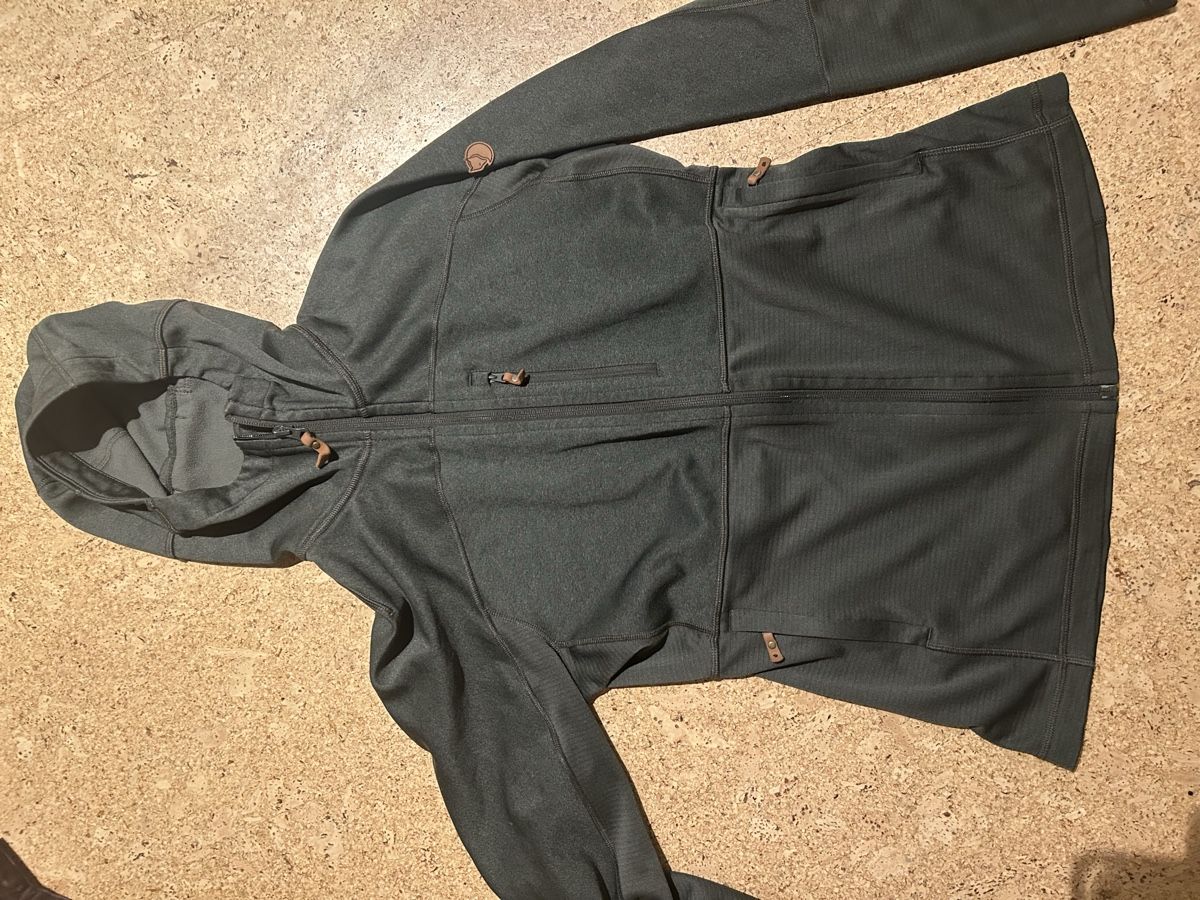 Vestes: Fjällräven zip Jäckli oliv – D'occasion à St. Gallen par Pinta_dora