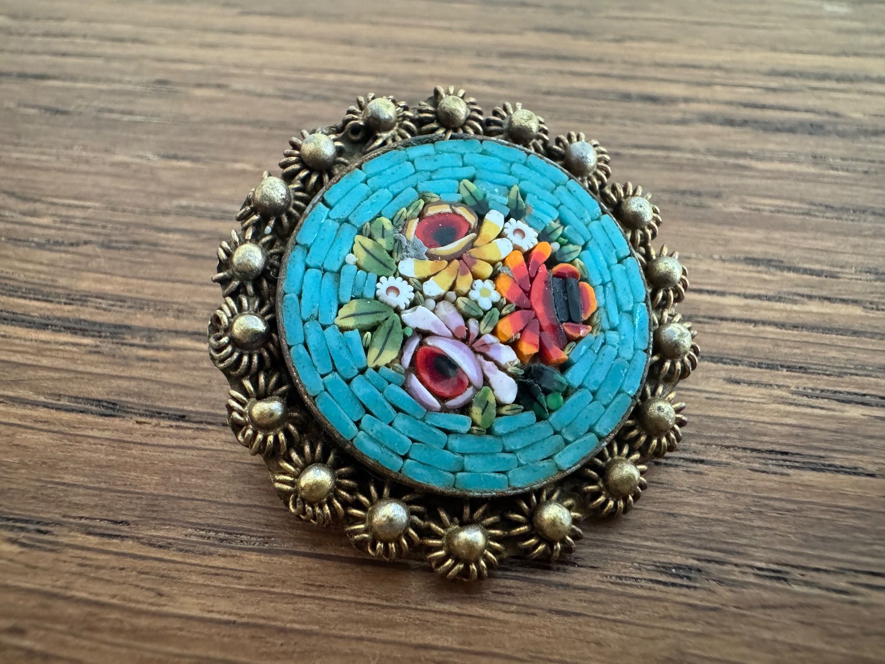 Broches & Aiguilles: Brosche Mosaik Blumen antik Messing – D'occasion à Egg b. Zürich par chantilly-lace