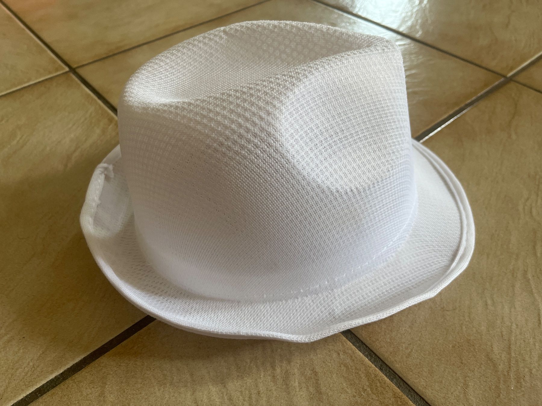 Copricapi, berretti & cappellini: Chapeau Fedora blanc – Usato da Vernayaz venduto da Darkfrost 1