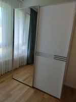 Schrank mit Schiebetüren
