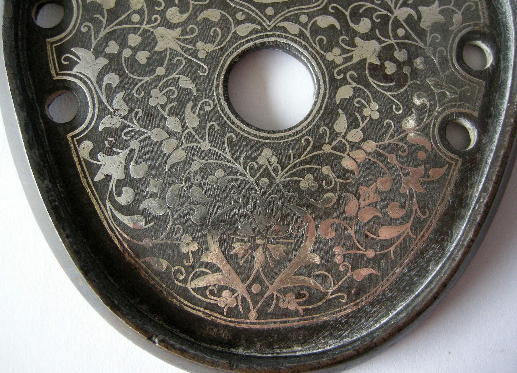 Autres accessoires pour animaux: SILBERTAUSCHIERTES HUFEISEN.TURKISCH ODER PERSIEN, 19.JAHRH. – D'occasion à Grandcour par Flowerstyle 4