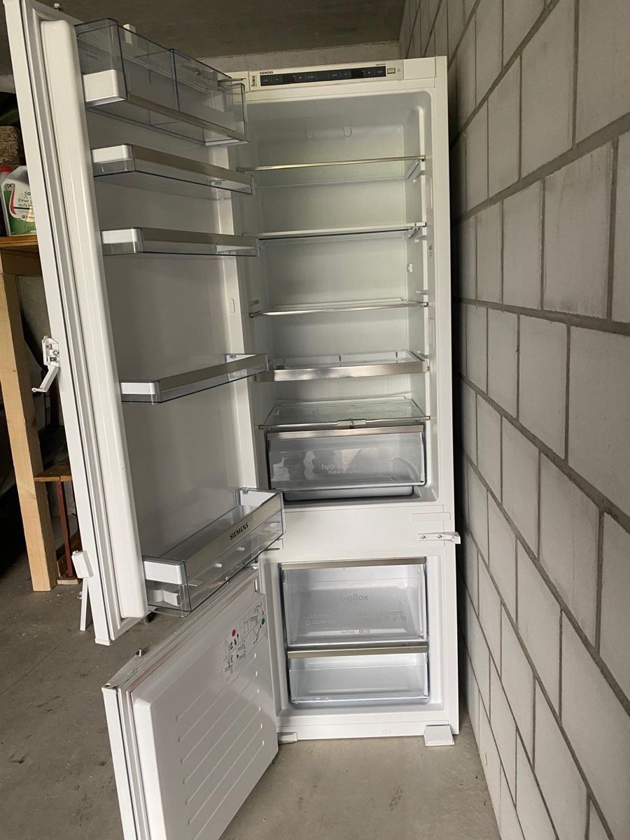 Frigoriferi: Siemens Einbaukühlschrank – Usato da Aarberg venduto da Jakaro 3