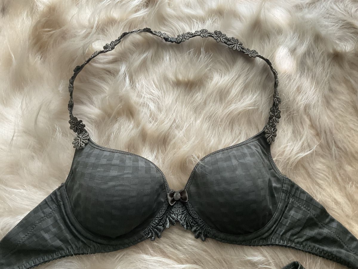Marie Jo Altra biancheria intima: Mary Jo Avero BH und 4 Strings – Usato da Reigoldswil venduto da MerlinsMorgane 1