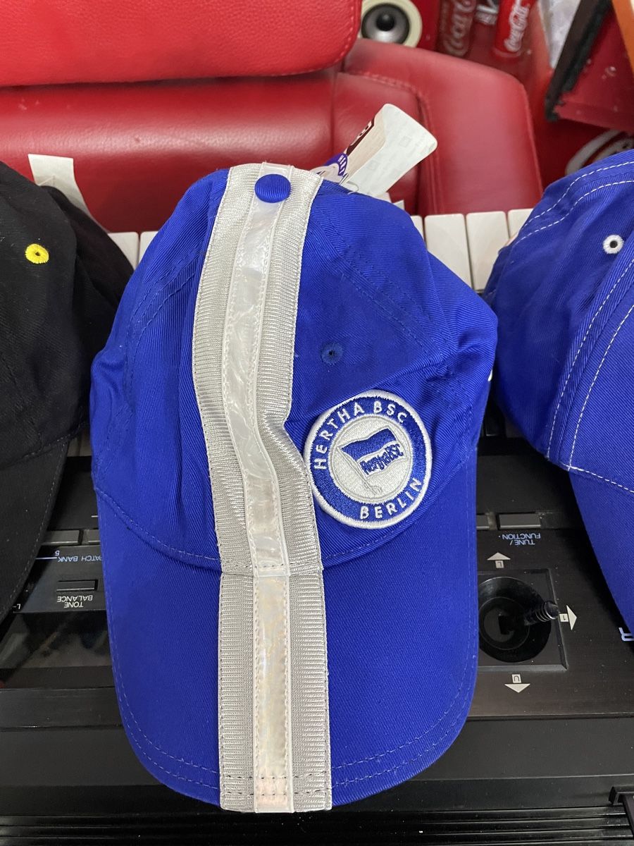 Altro in  Abbigliamento & Accessori: 5 Stück Baseball Cap Deutschland – Nuovo e nell'imballaggio originale da Oftringen venduto da Box2 2