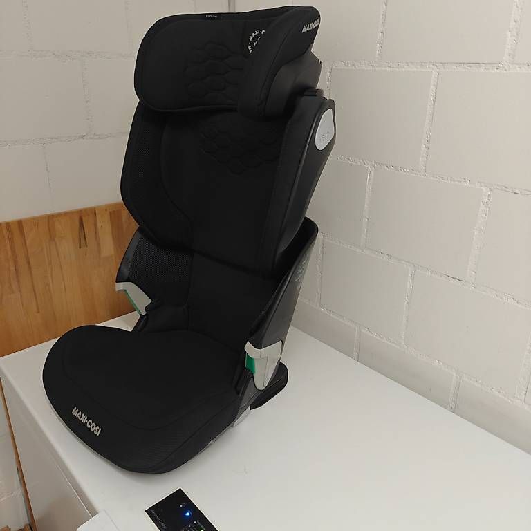 Maxi-Cosi Seggiolini per auto: Maxi-Cosi Kindersitz Kore Pro - graphite – Usato da Birmenstorf AG venduto da mkunac 1