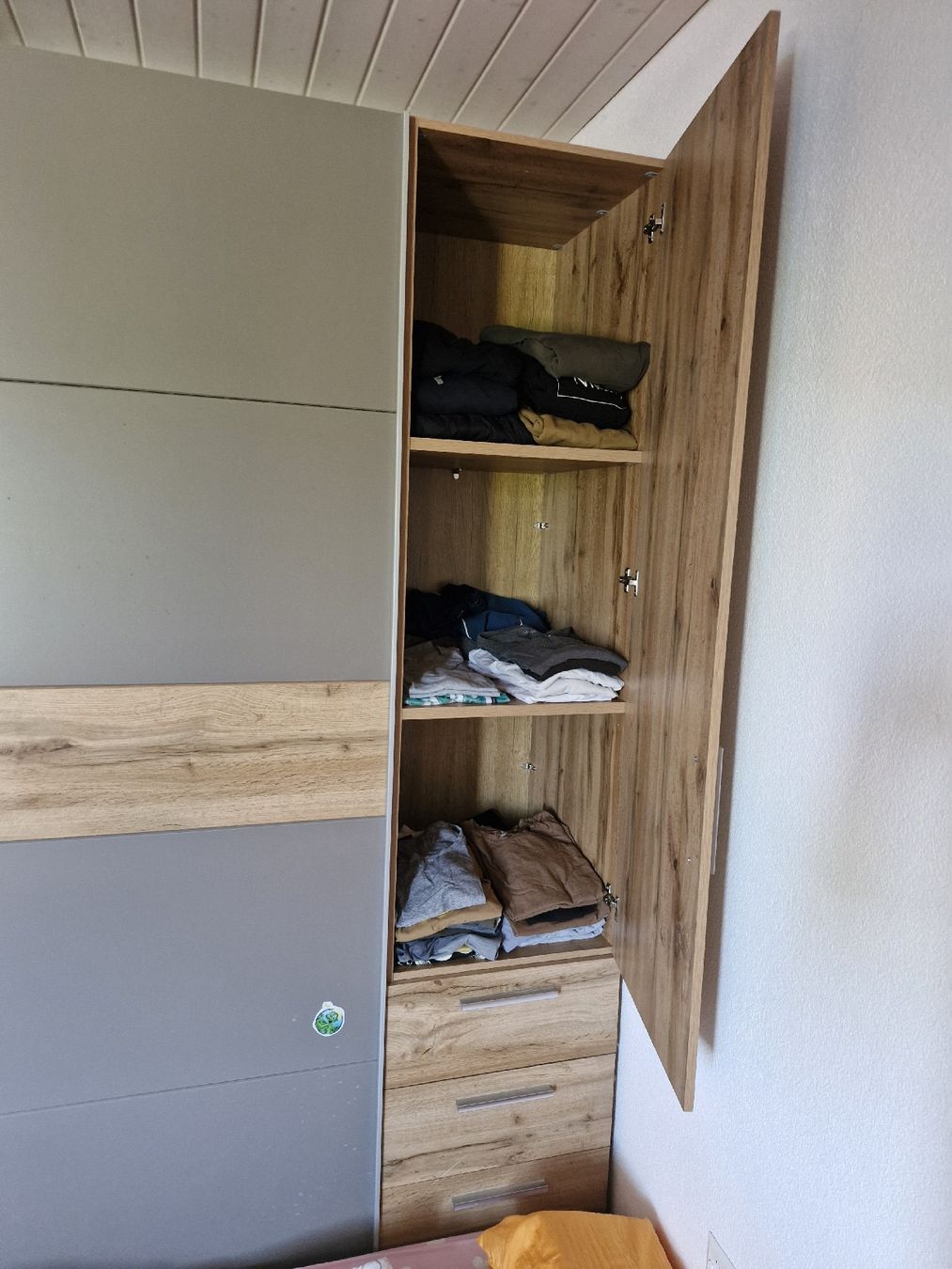 Armadi: Kleiderschrank  – Usato da Detligen venduto da ValentinoV 2