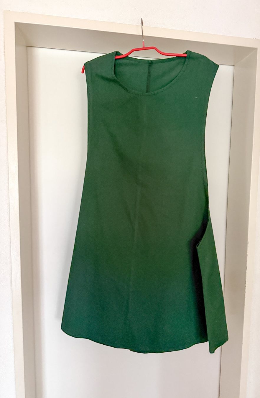 Kleider: Kurzes Höllenfensterkleid – Gebraucht aus Wängi von squirrelwoman