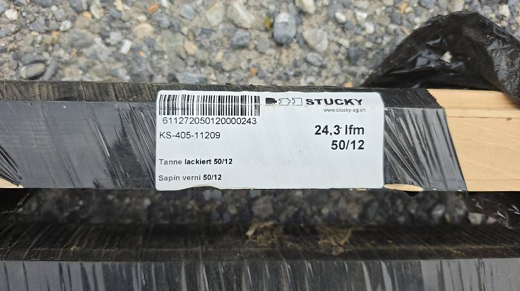 Articoli in legno: Sockelleisten Tanne lackiert / Buche Hell – Usato da Linthal venduto da StuessiLinthal 1