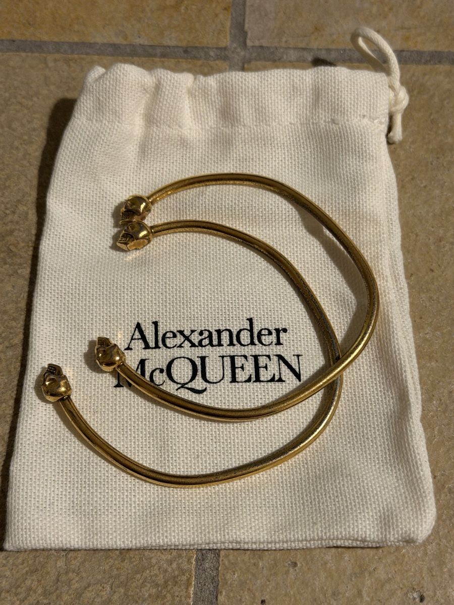 Alexander Mcqueen Bracciali & Braccialetti: 2 x Alexander McQueen Armreif – Usato da Basel venduto da Stauffer94 5