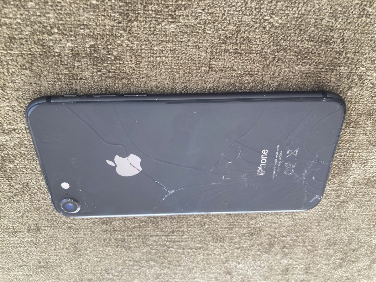Apple Handys / Smartphones: Iphone 8 – Gebraucht aus Winterthur von van_n2kj 1